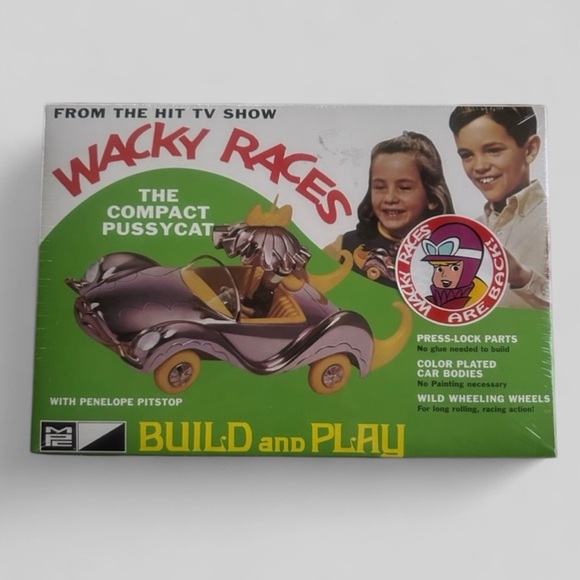 RARE Wacky Races Compact Pussycat with Penelope Pitstop Kit TV show set - Picture 1 of 12
